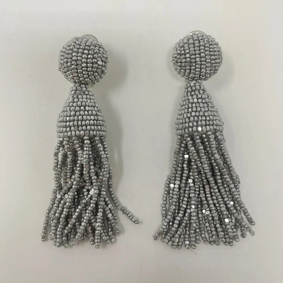Authentic Oscar de la Renta Silver Tassel Clip-on Earrings NWOT *FINAL PRICE* - Picture 3 of 4